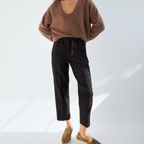 Aritzia Pants - Aritzia The Group by Babaton Jimmy Pants in Black Drawstring Women’s Size XS